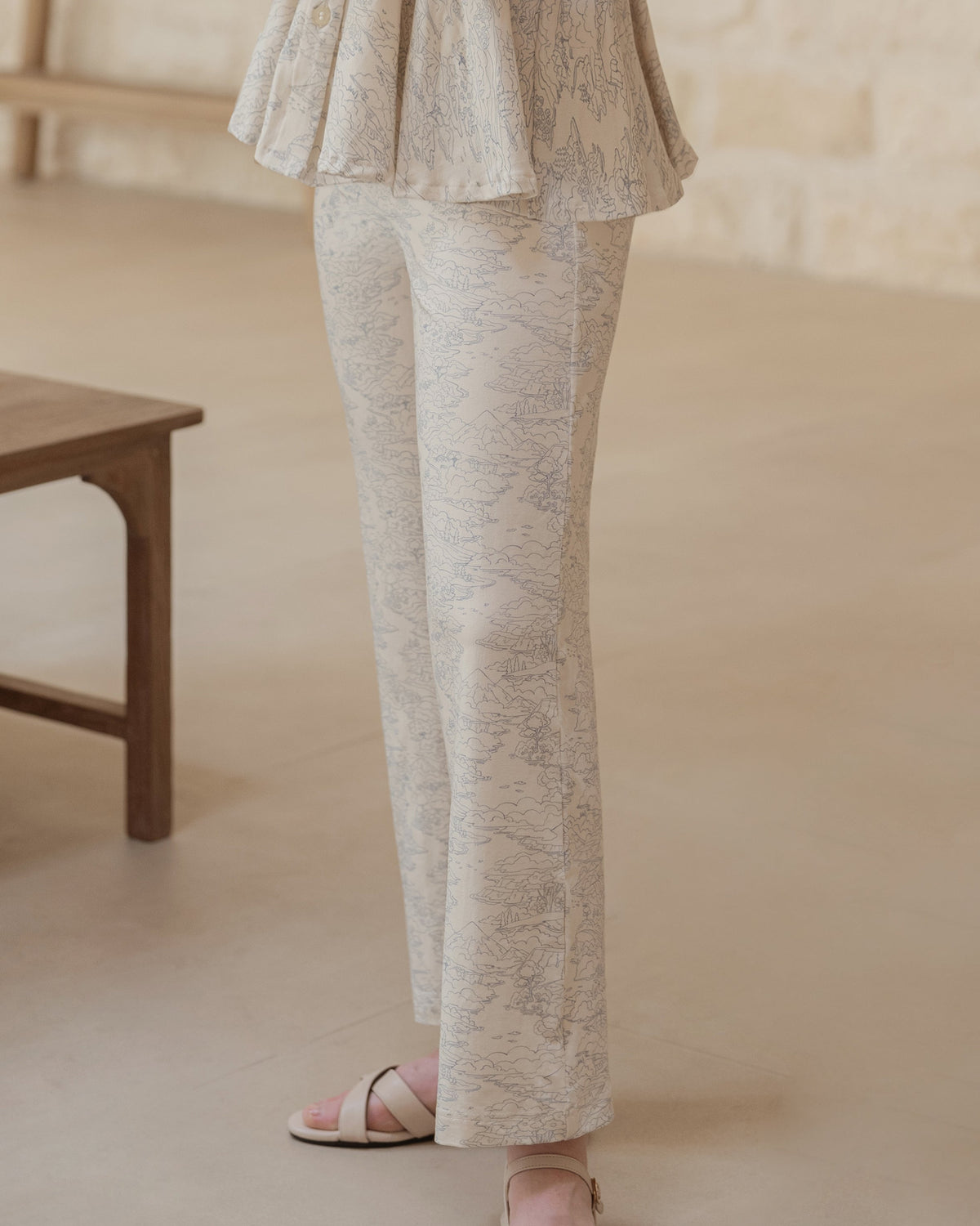 Woman's Lounge Pants in Everflow