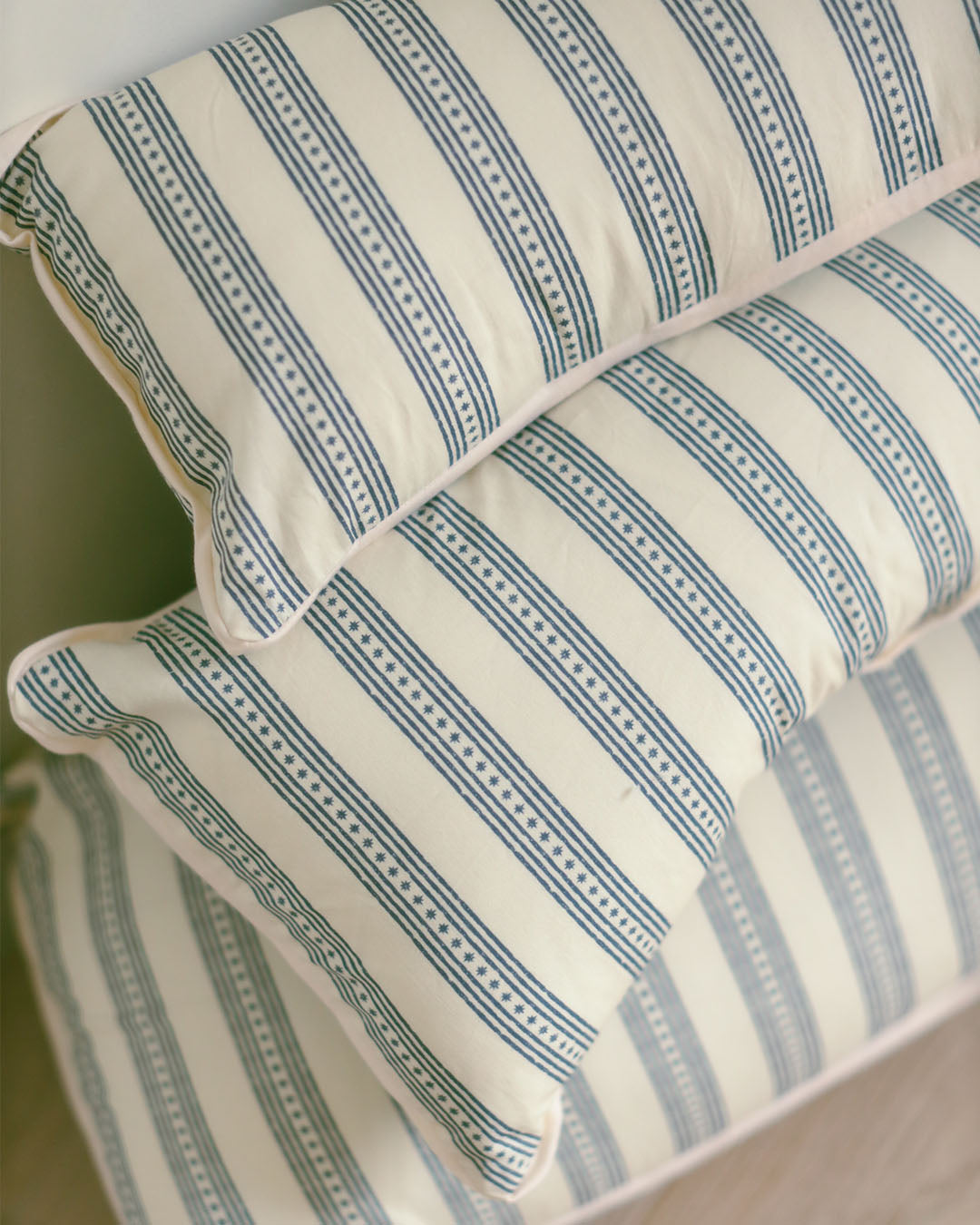 Petite Cuddle Pillow in Rainbow's End