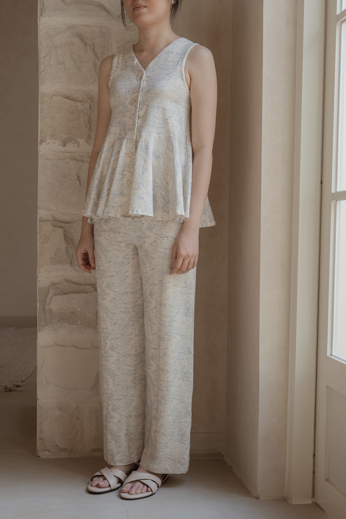 Woman's Lounge Pants in Everflow
