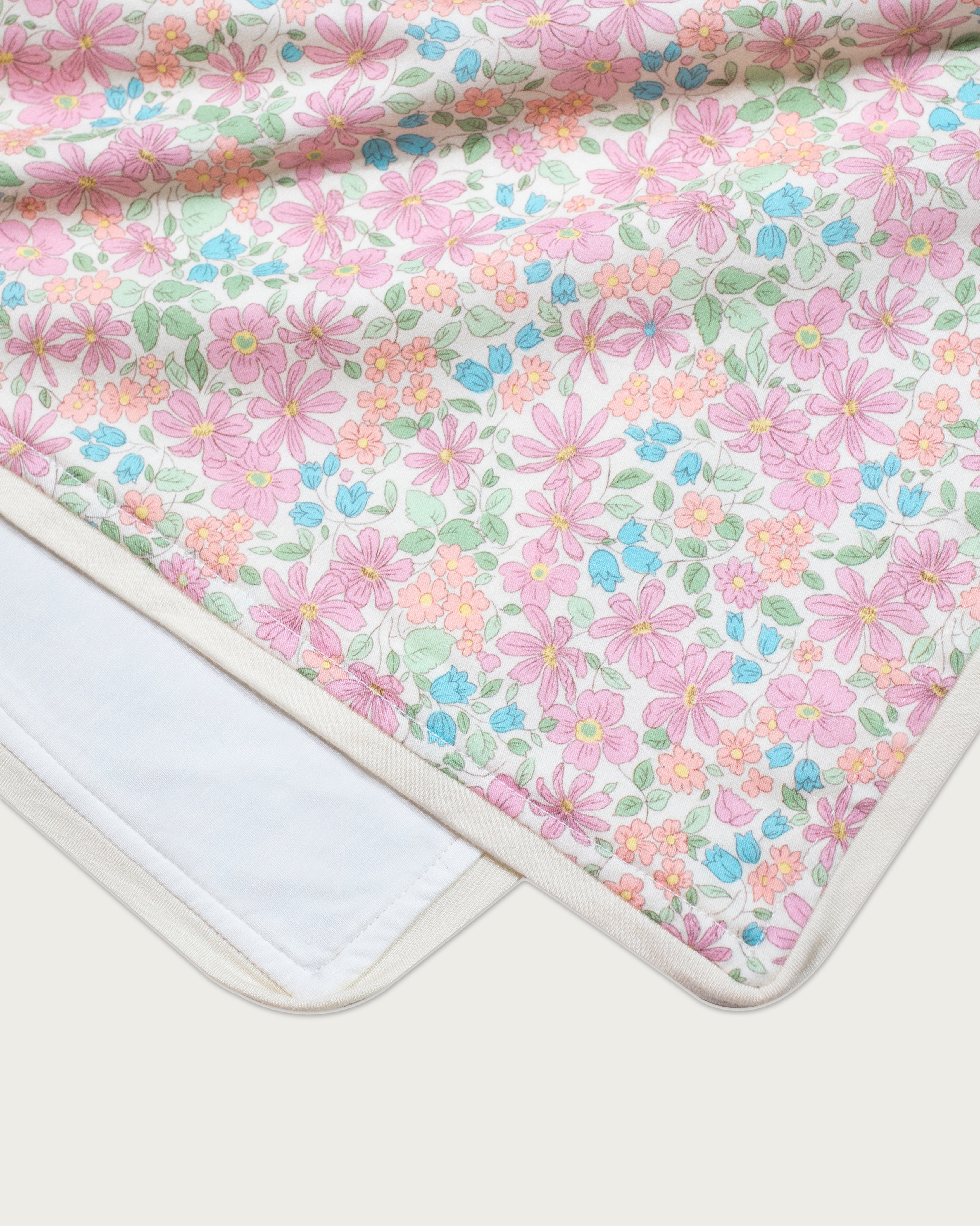 Throw Blanket in Pink Cosmos