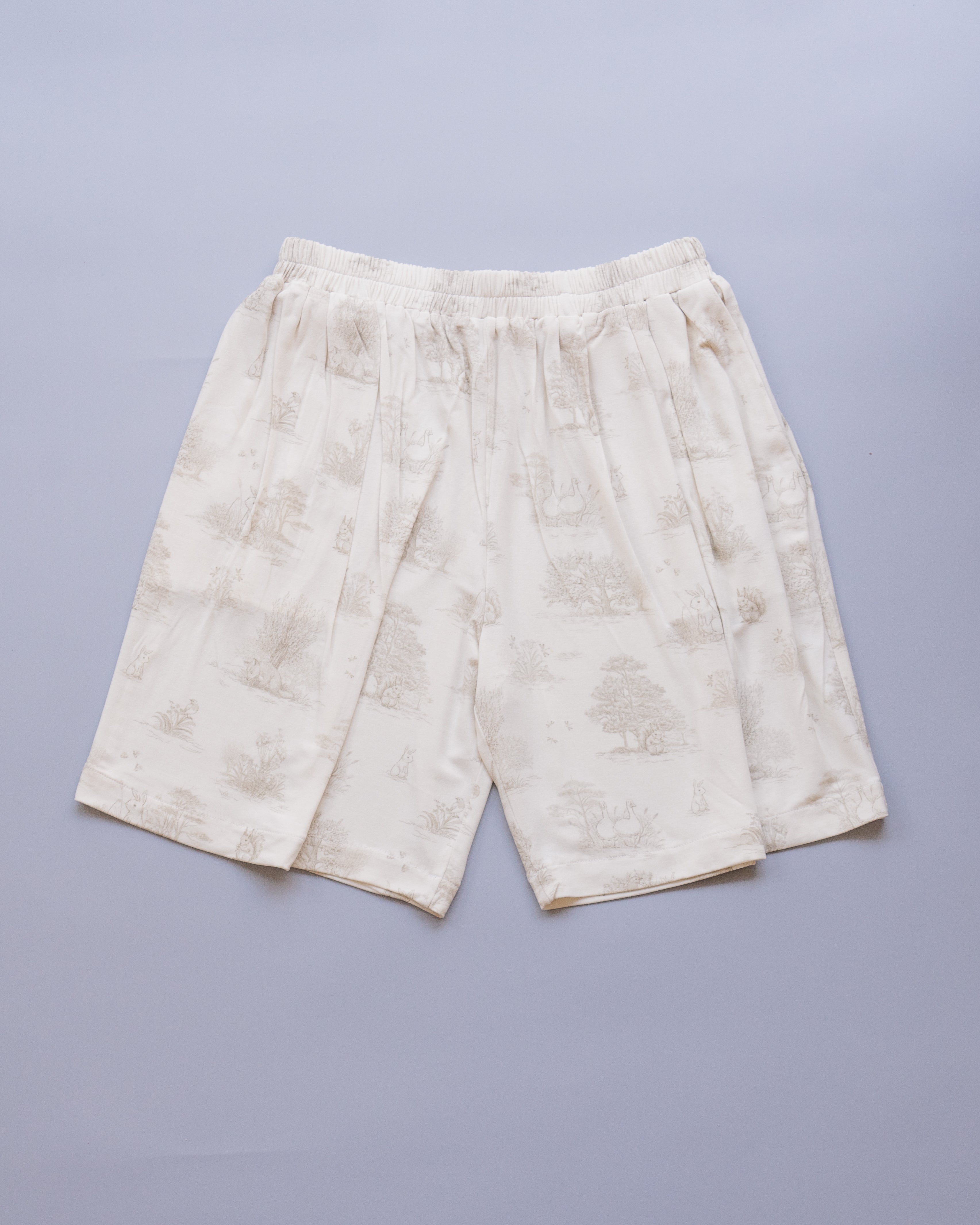 Woman's Boo Short Pants in Secret Garden Grey